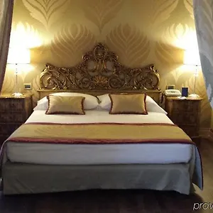 amadeus-venice.hotelinveneto.com/